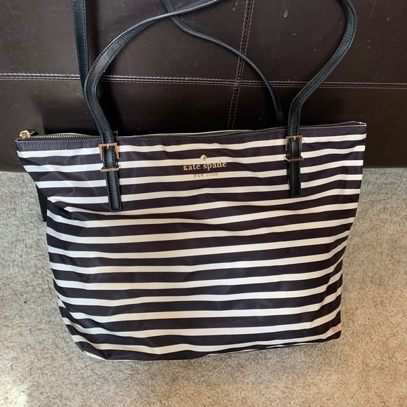 Kate Spade Tote purse - Picture 2 of 6